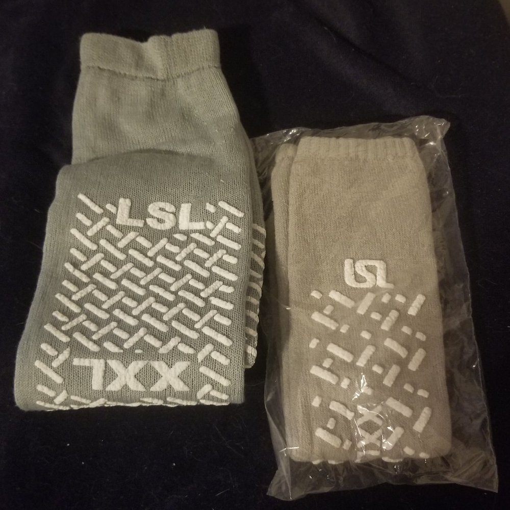 2 pairs of gray and white LSL socks, size XXL